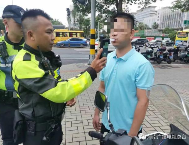 酒精測試儀多少算酒駕，睡醒≠酒醒！海口交警持續(xù)嚴(yán)查隔夜酒駕！