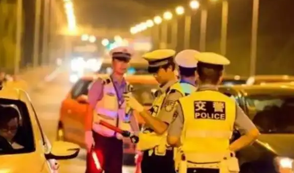 酒后幾個小時可以開車不屬于酒駕？喝酒幾小時后可以開車