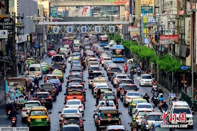 注意！這么開車不僅要錢，還要命！