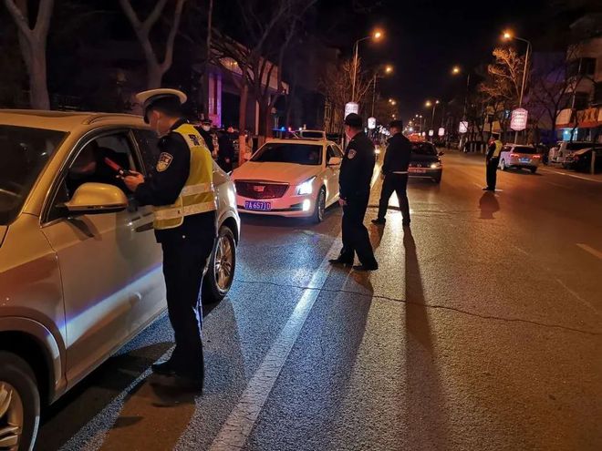 酒駕車(chē)被扣后多少天提車(chē)，酒駕扣車(chē)停車(chē)費(fèi)多少錢(qián)一天