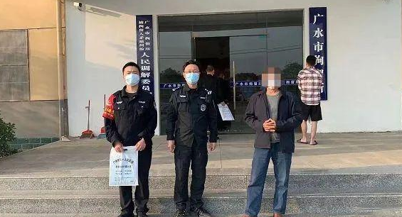 　二次酒駕+駕駛證超期+無號(hào)牌......這位司機(jī)膽真大！