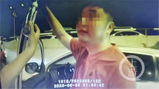 酒精測(cè)試儀亮紅燈？這種“酒駕”有點(diǎn)冤，民警提醒多開窗